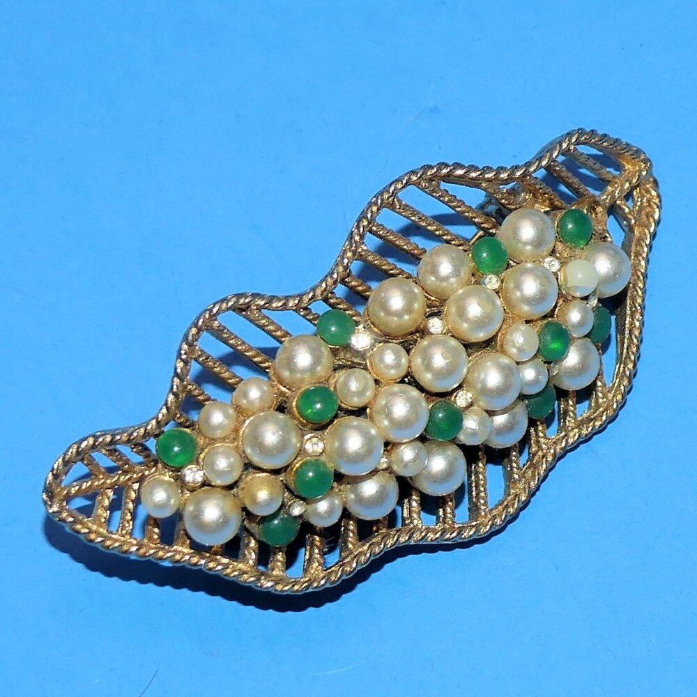 Vintage Kramer Leaf Brooch Pin Faux Pearls Green New York Textured Gold Tone
